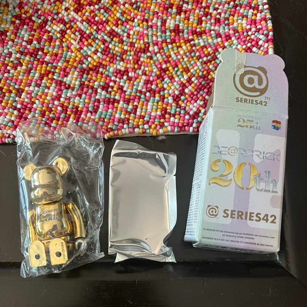 Medicom Be@rbrick 100% Bearbrick 42 Series 42 Secret Gold 25th Hajime Sorayama